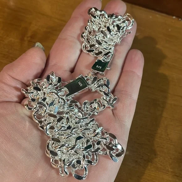 New heavy bracelet and necklace set - Picture 2 of 6